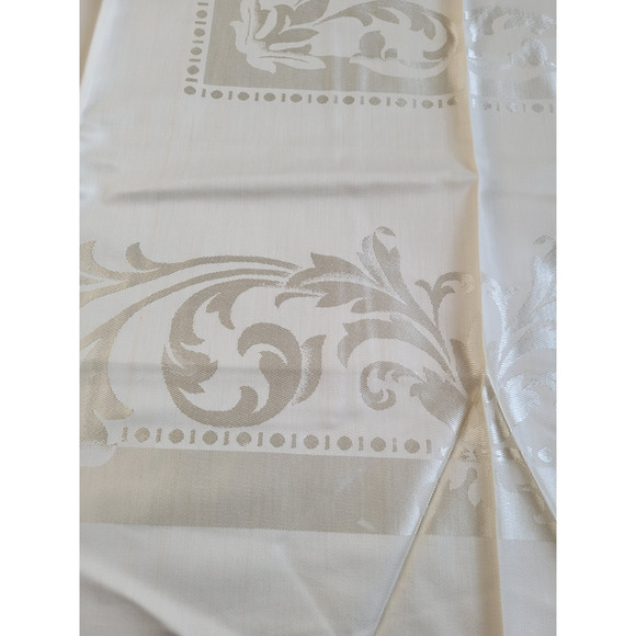 VTG White Damask Metallic Home Dining Tablecloth & Napkins 49.5"x48.5" & 12"x12" - Picture 3 of 13
